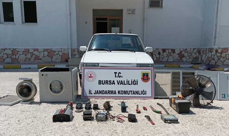 Hırsızlık iddiasıyla yakalanan 3 şüpheli tutuklandı