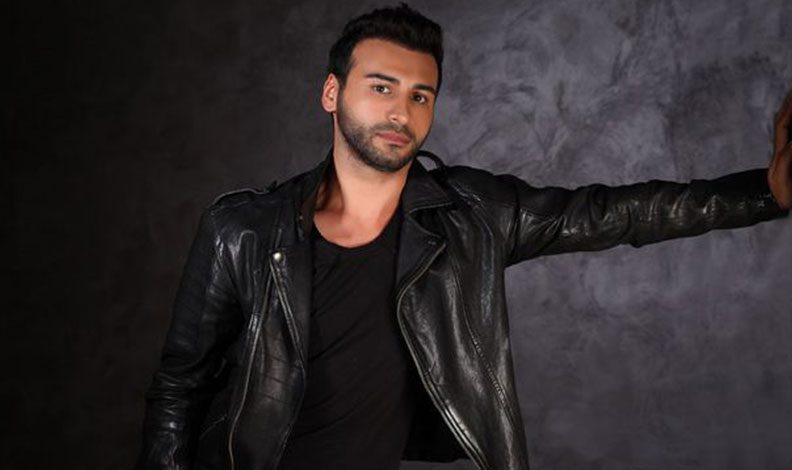 Emre Kaya sahneden düştü