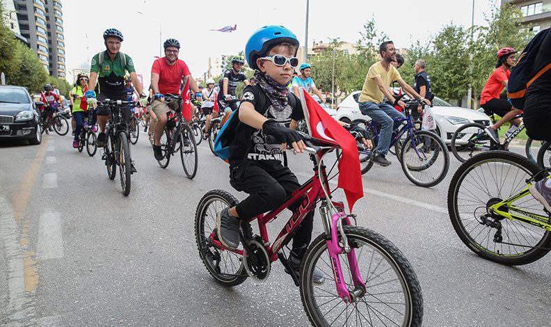 “Zafer’den Barış’a” pedalladılar