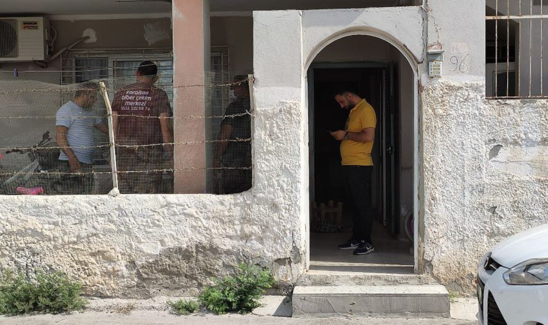Yaşlı kadın ve oğlu ölü bulundu