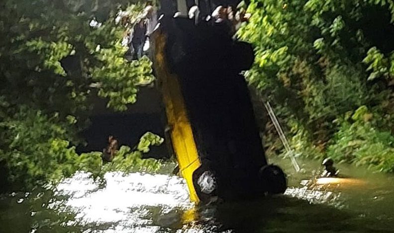 Eskişehir’de otomobil sulama kanalına uçtu