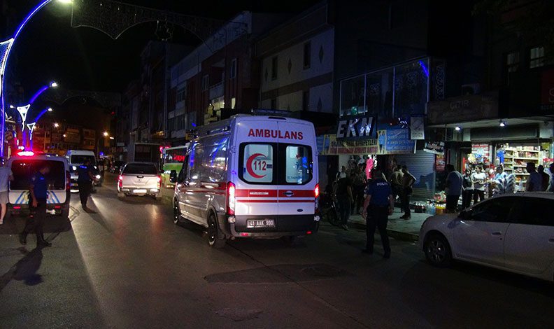 Kazara kardeşini bıçakladı