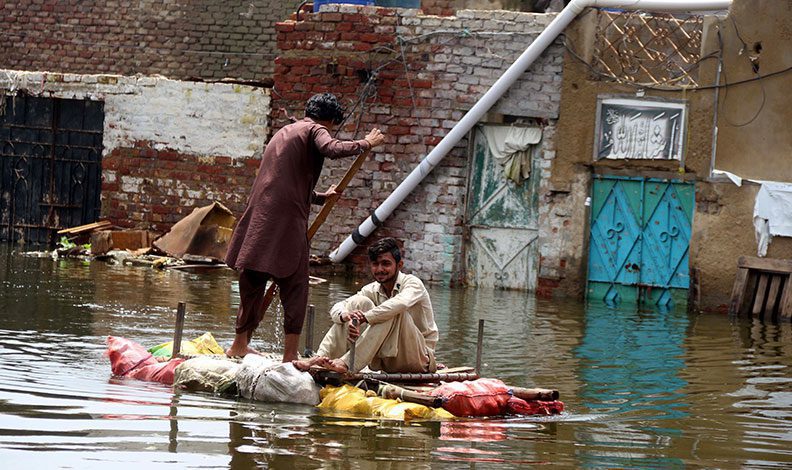 Pakistan’da selin bilaçosu: 1033 ölü