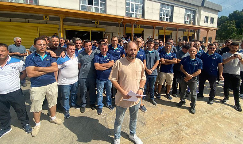 Bursa’da PTT işçileri iş bıraktı