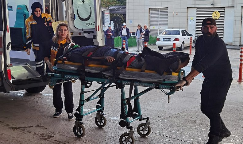 Bursa’da TIR bariyerlere çarptı