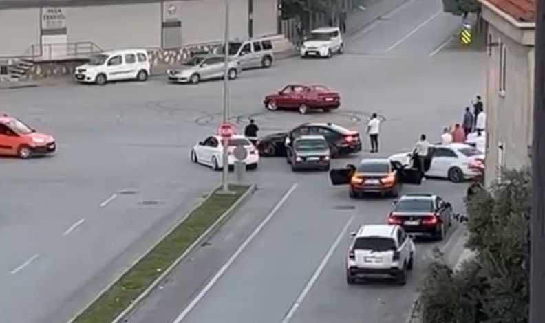 Bursa’da drift atıp trafiği tehlikeye soktular