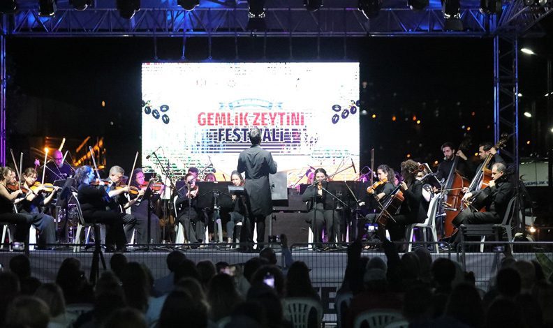 Gemlik’te denize nazır senfoni