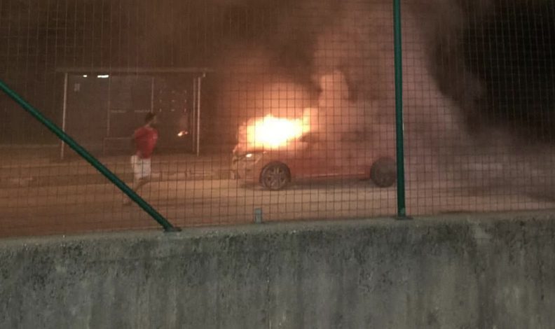 Bursa’da seyir halindeyken otomobili alev aldı