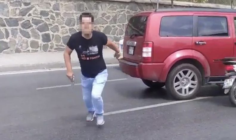 Trafikte silahlı maganda dehşeti