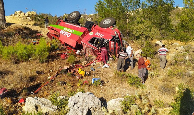 Yangına giden orman personeli kaza yaptı