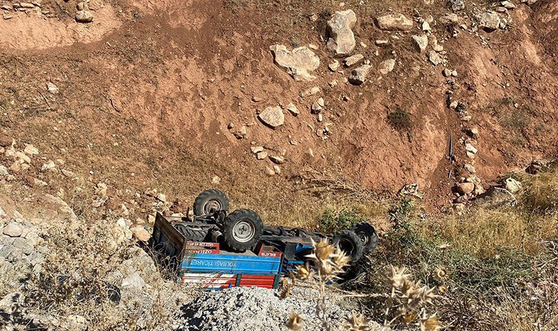 Siirt’te tarım aracı devrildi: 1’i ağır 3 yaralı