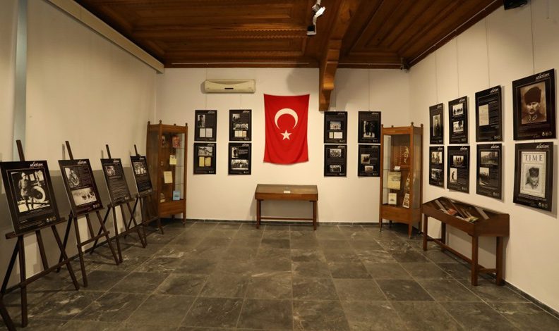 İnegöl’de Atatürk’ün hayatını anlatan sergi