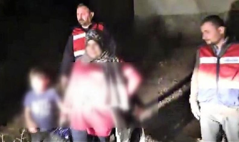 Çocuklarını kaçırıp eski kocasından fidye istetti