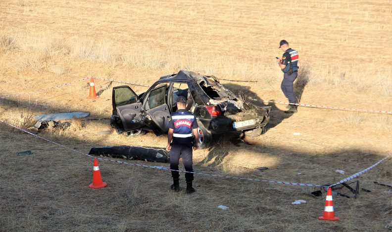 Elazığ’da otomobil şarampole yuvarlandı! Ölü ve yaralılar var