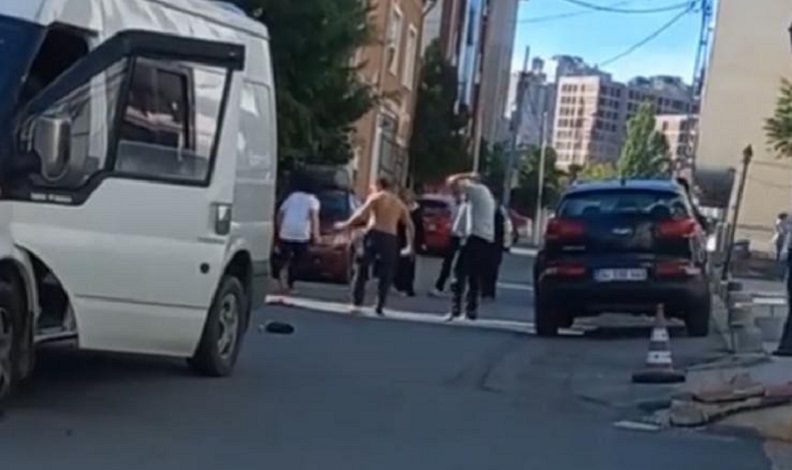 Pendik’te sokak ortasında bıçaklı dehşet