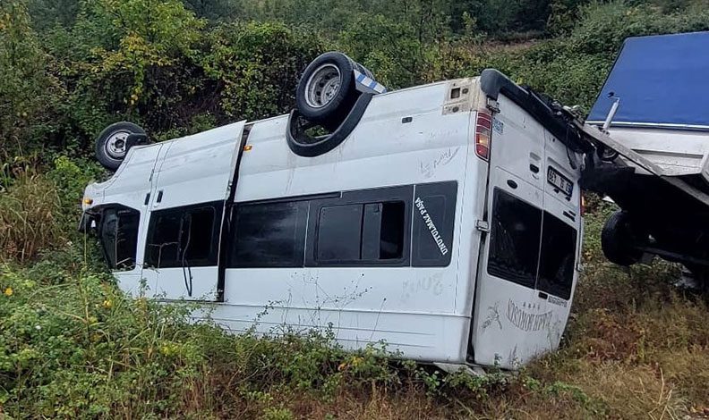 Bursa’da minibüs şarampole yuvarlandı: 1 yaralı