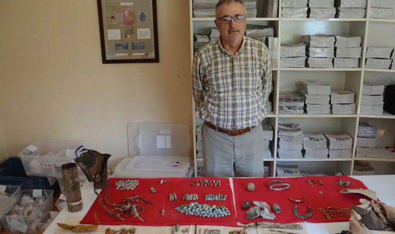 Çanakkale’de biriktirdiği savaş materyallerini bağışladı