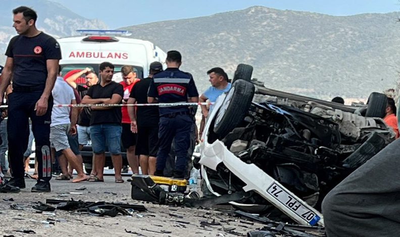 Dede ve torunu feci kazada öldü