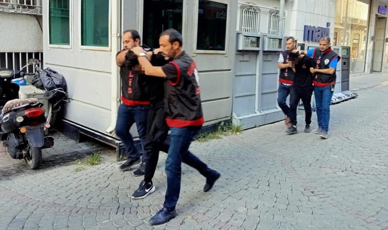 İzmir’de Kur’an-ı Kerim’e saldıran 2 kişi tutuklandı