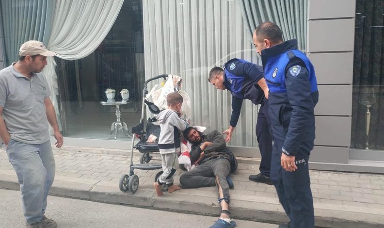 Bursa’da vatandaş ihbar etti, zabıtaya direndi