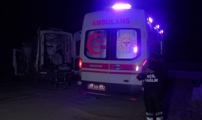 İçerisinde hasta olan ambulansı kaçırdı