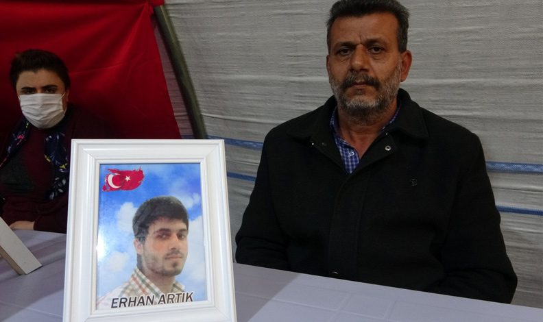 Evlat nöbetinde oğluna kavuşamadan kansere yenildi