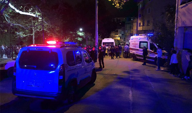 Bursa’da baba ve 2 oğlu parkta bıçaklandı