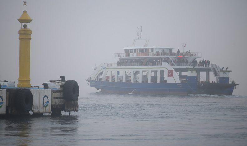 Çanakkale Boğazı transit gemi geçişlerine kapatıldı