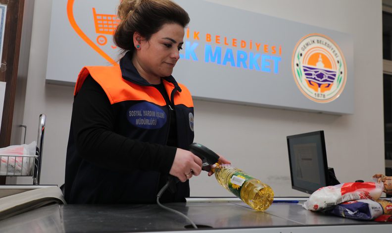 Gemlik’teki bu markette para geçmiyor