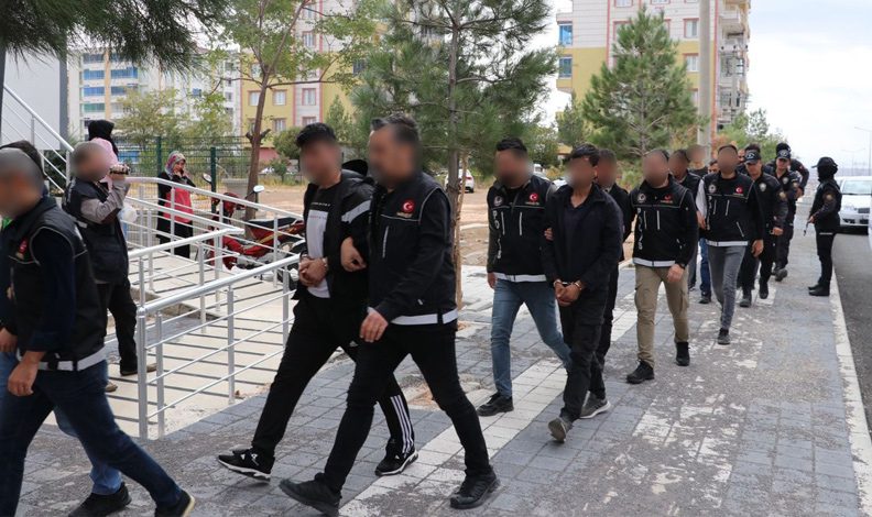 Diyarbakır’da eş zamanlı uyuşturucu operasyonu