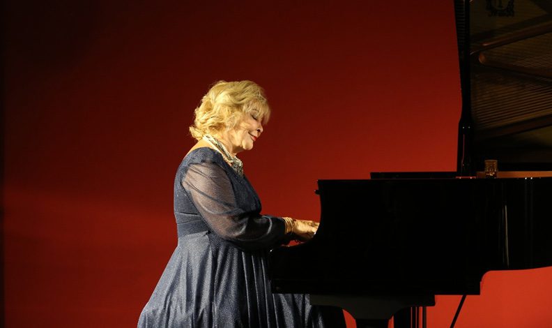 Müzik Enstrümanları Müzesi sezonu Gülsin Onay ile açtı