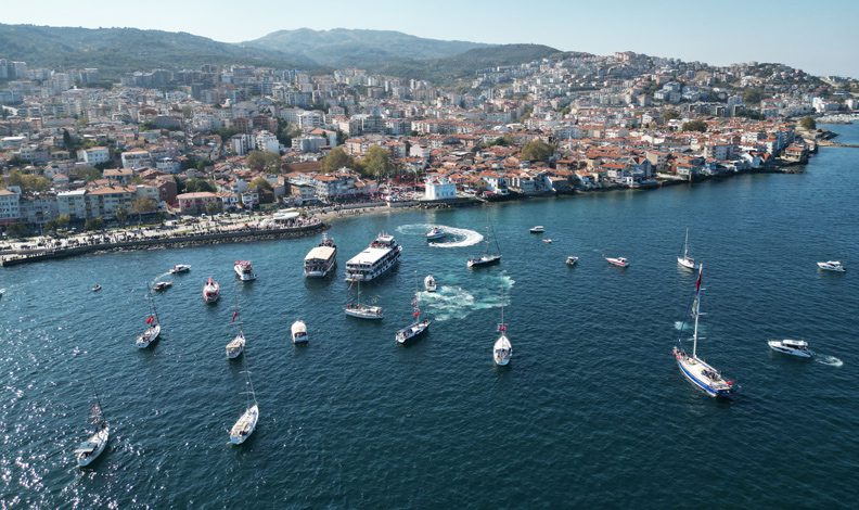 Bursa’da Cumhuriyet coşkusu denize taştı
