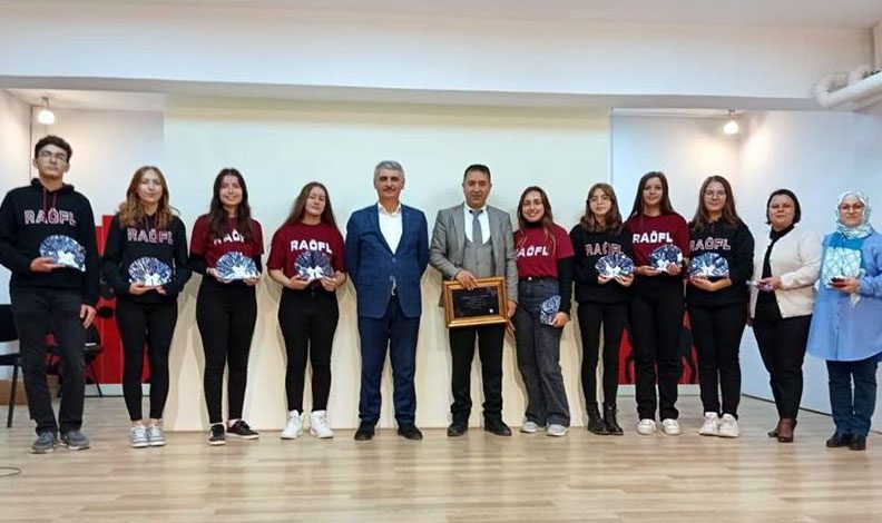 Başarılı öğrenciler başarının sırrını anlattı