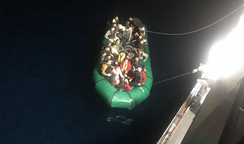 İzmir açıklarında göçmen hareketliliği