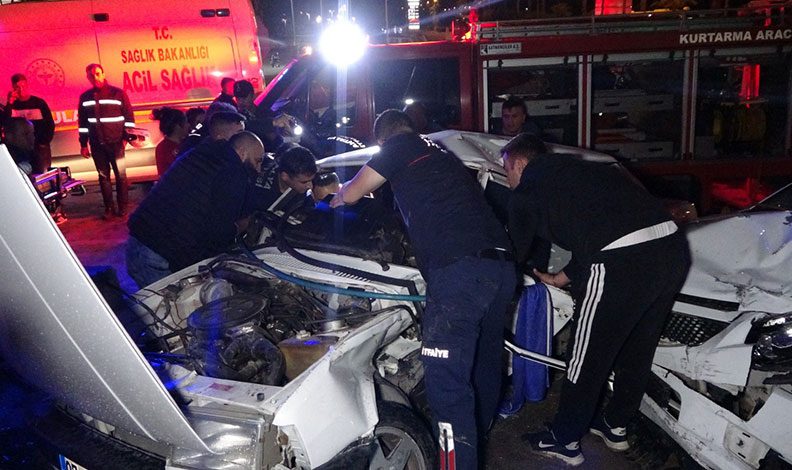 Antalya’da trafik kazasında can pazarı: 4 yaralı
