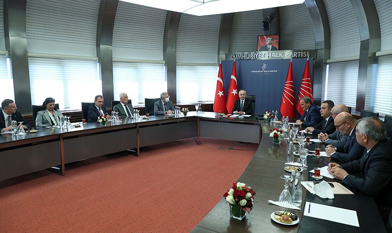 Kılıçdaroğlu, CHP’li büyükşehir belediye başkanlarını kabul etti