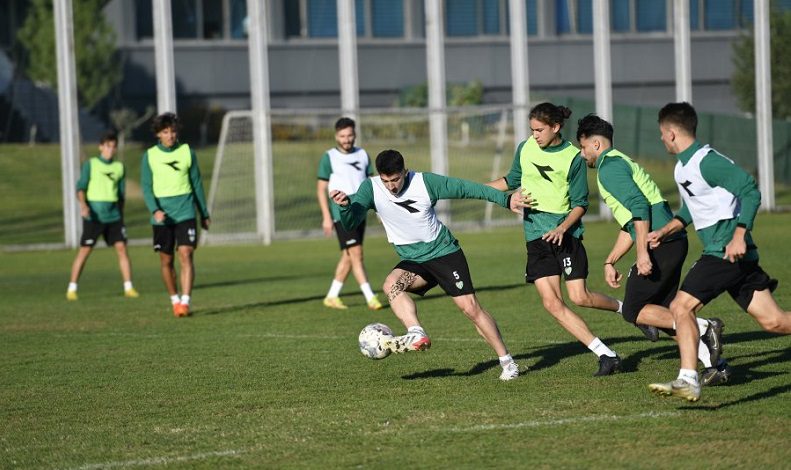 Bursaspor, İnegölspor maçının taktiğini yaptı