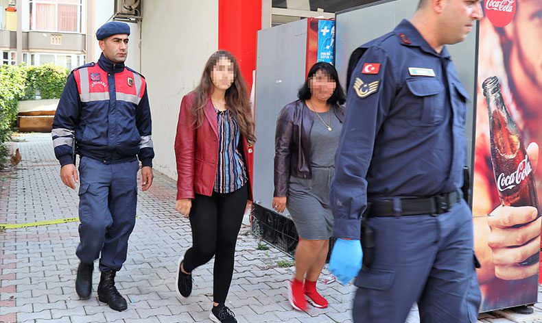 Bebeği 5. kattan aşağıya attılar