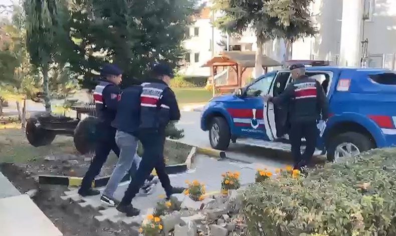 Minibüste uyuşturucuyla yakalandı