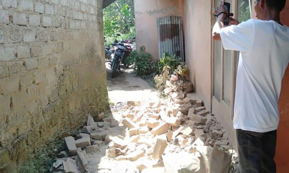 Endonezya’da deprem: 62 ölü