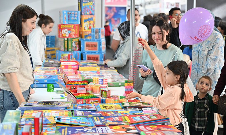 Kitap şöleni coşkuyla başladı