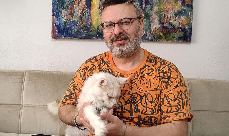 Cins kedi tek seferde 10 tane yavruladı