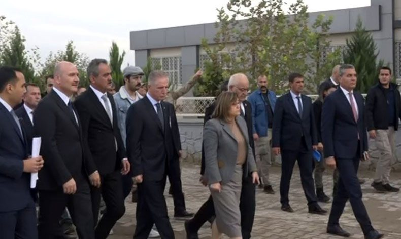 Bakan Soylu ve Bakan Özer saldırı bölgesinde
