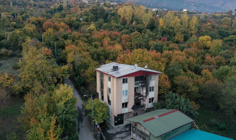 Bursa’da 9 kişiye mezar olan ev havadan görüntülendi