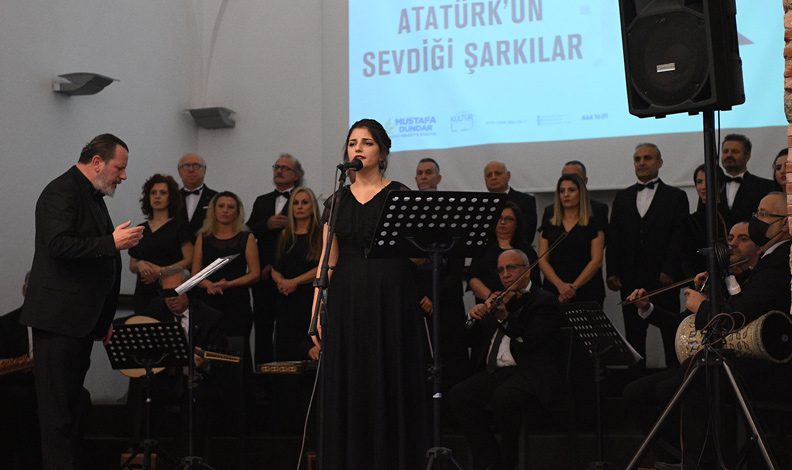 Ulu Önder Sevdiği Şarkılarla Anıldı
