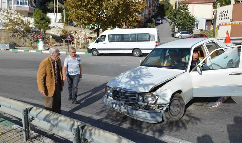 Hırsızlar Eşref Kolçak’ın otomobiline göz dikti