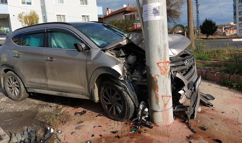 Samsun’da cip ile kamyonet çarpıştı: 2 yaralı
