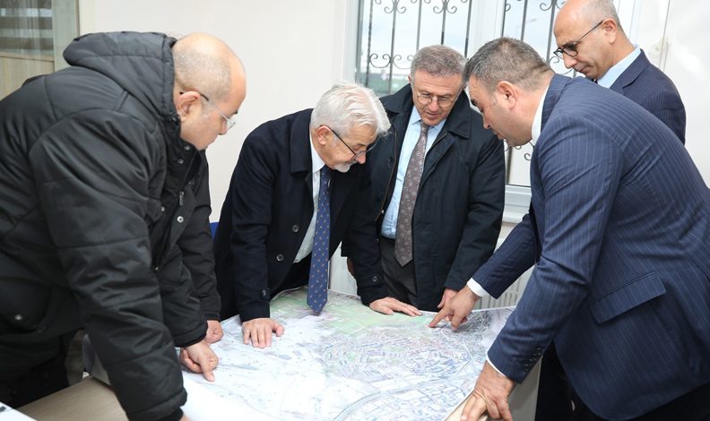 Turgay Erdem, Kurtuluş Mahallesi’nde vatandaşı dinledi