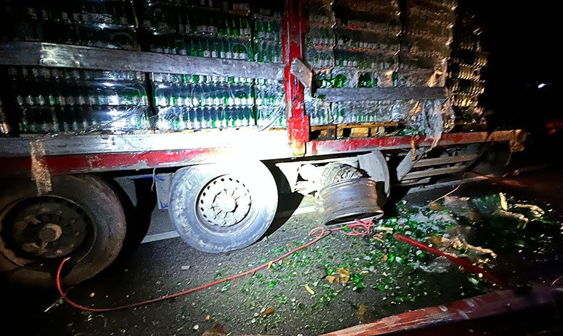 Gece yarısı feci kaza: 2 tır çarpıştı