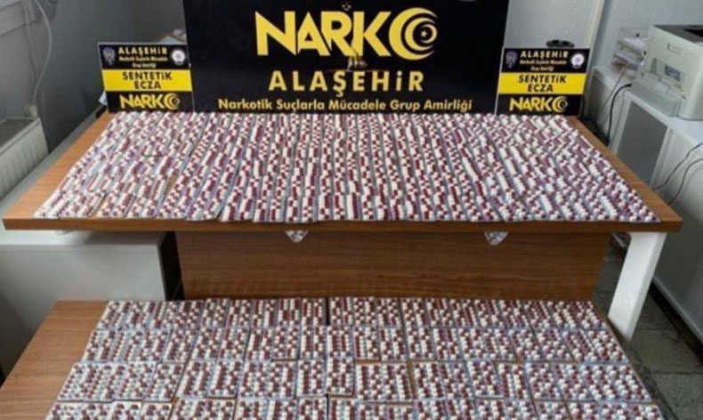 Manisa’da uyuşturucu tacirleri tutuklandı